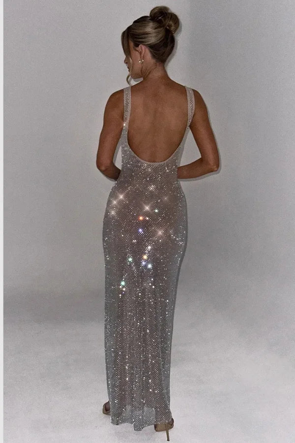 Luxuriöses Maxikleid aus Kristall-Mesh mit quadratischem Ausschnitt und offenem Rücken
