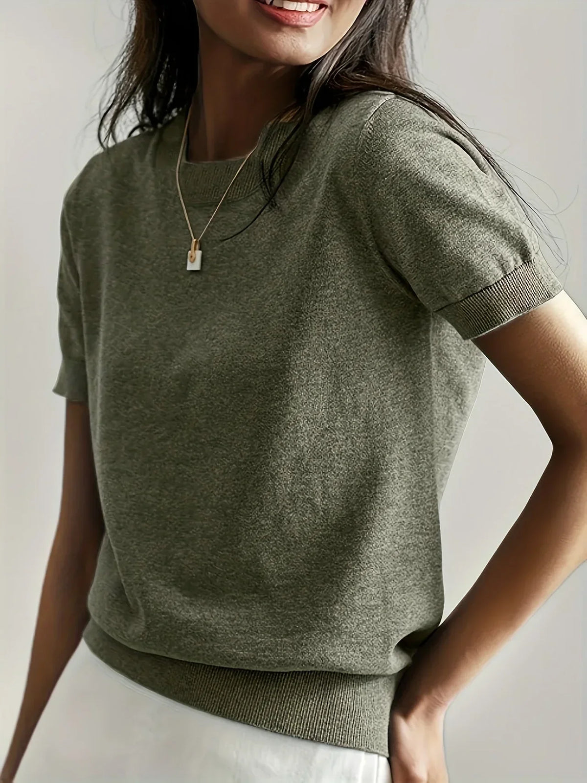 Haut léger en maille à manches courtes pour femme