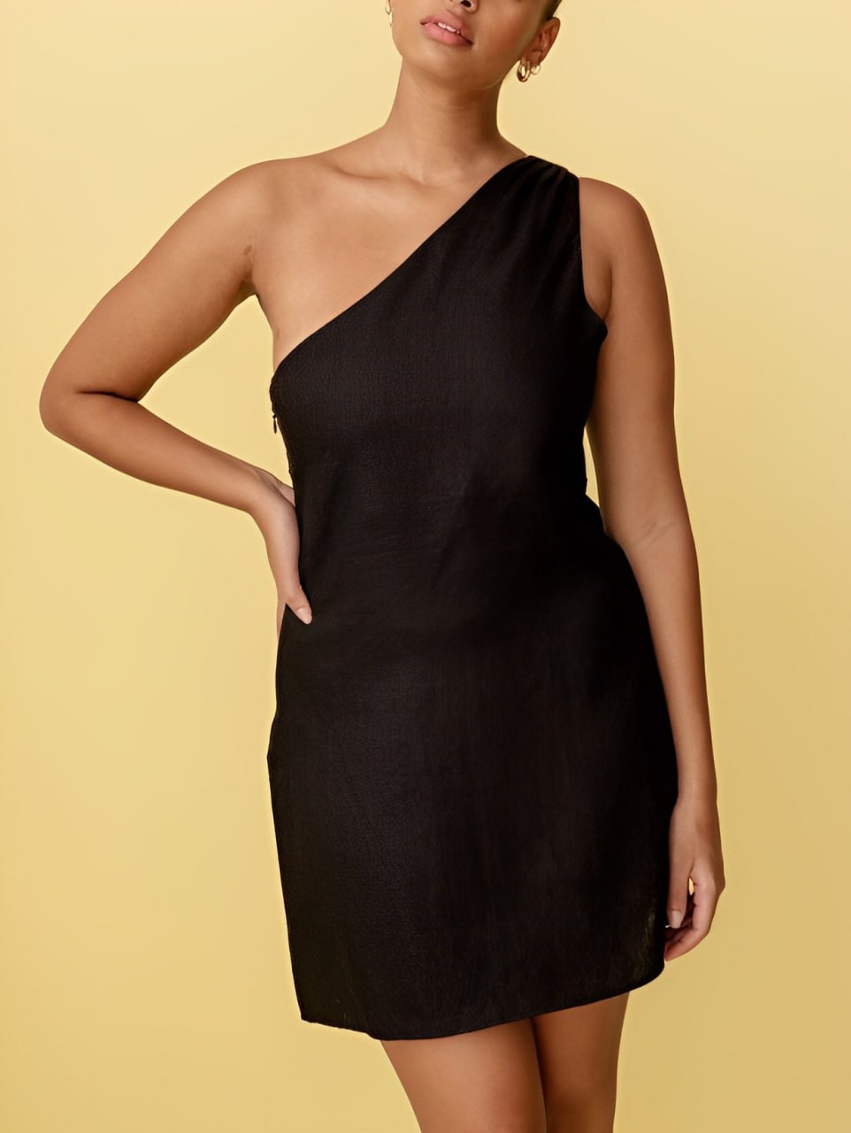 Damen-Minikleid mit Ein-Schulter-Design und lockerem Schnitt für sommerliche Anlässe