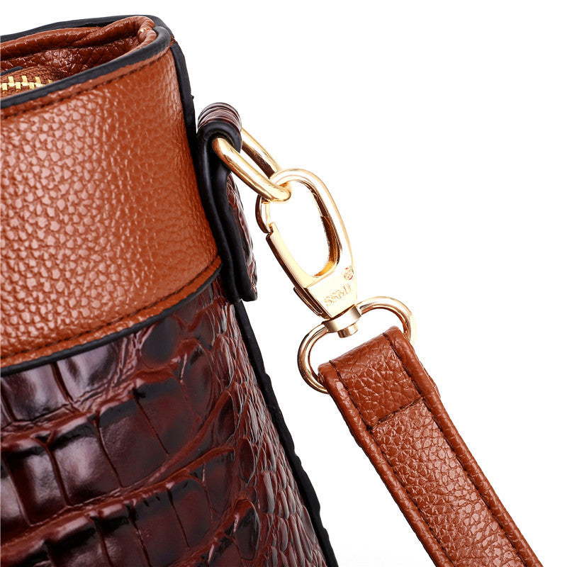 Strukturierte Damenhandtasche mit Krokodilprägung