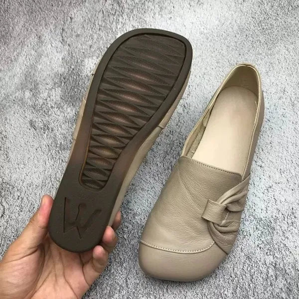 Slip-on-loafers för kvinnor med rosettdetalj