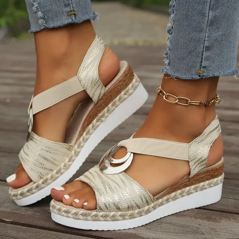 Sandali da donna comodi con plateau metallizzato