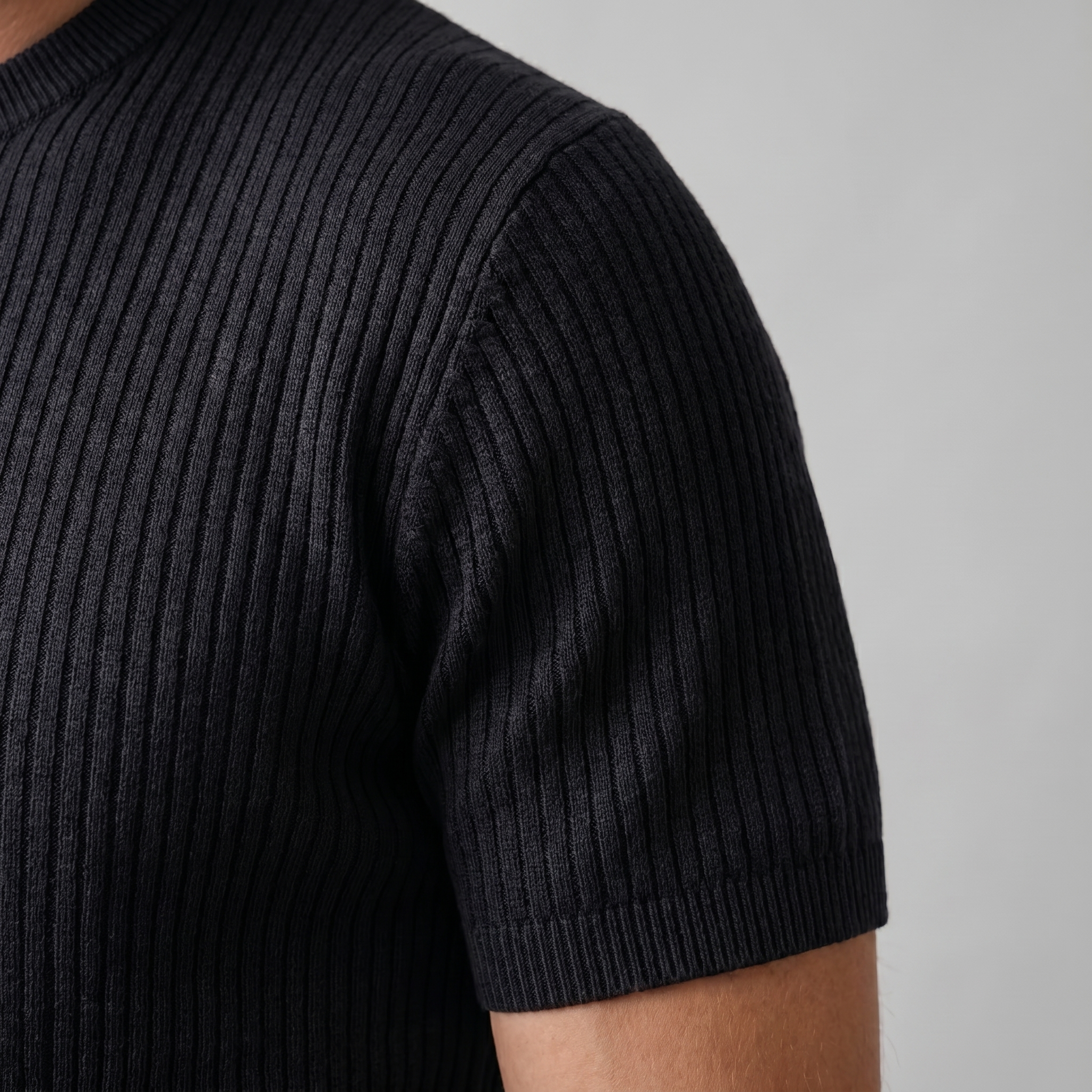 Men's Ribbed Knit T-Shirt with Crew Neck for Smart Casual Wear