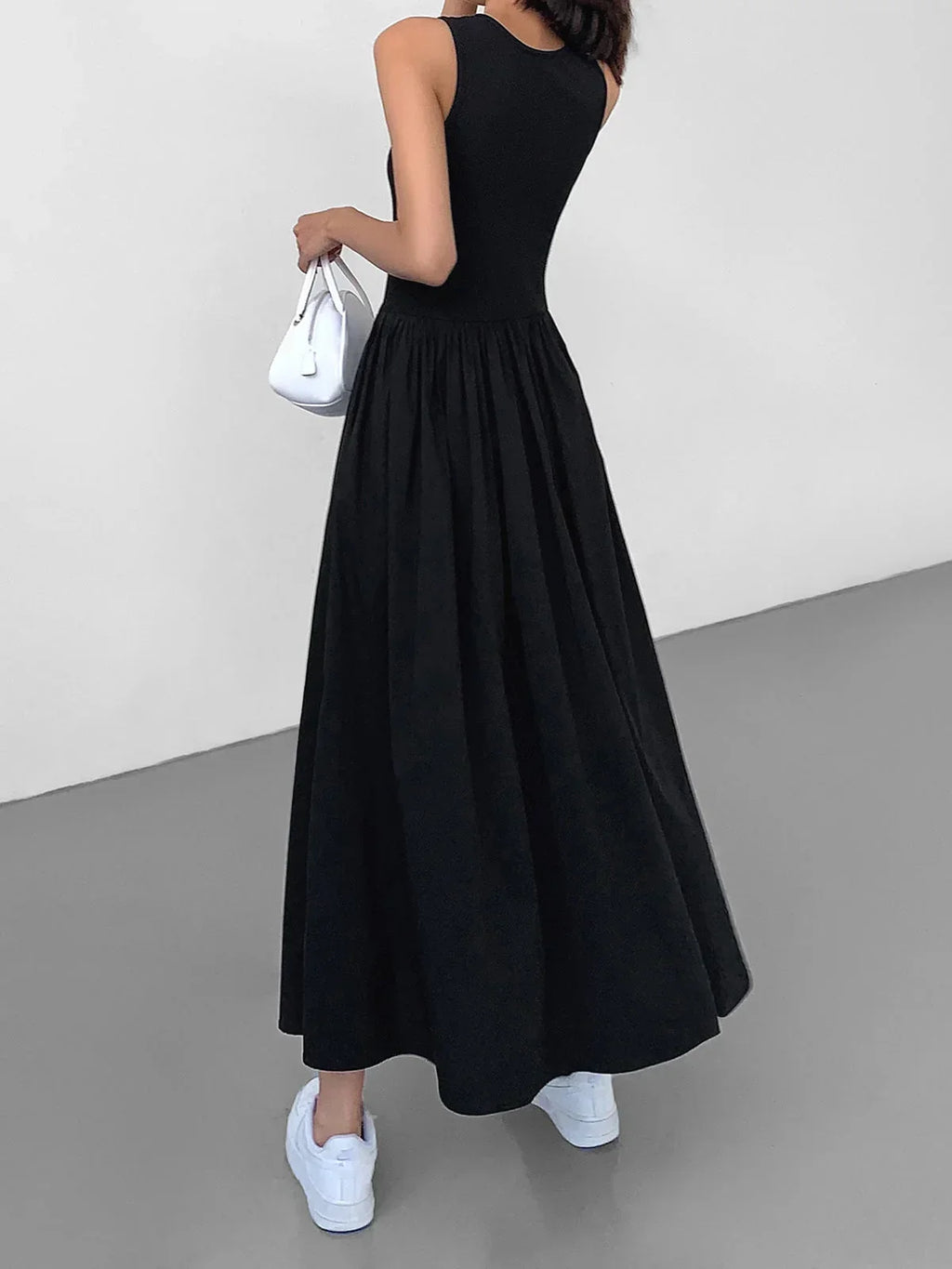Women's Sleeveless Round Neck Maxi Dress