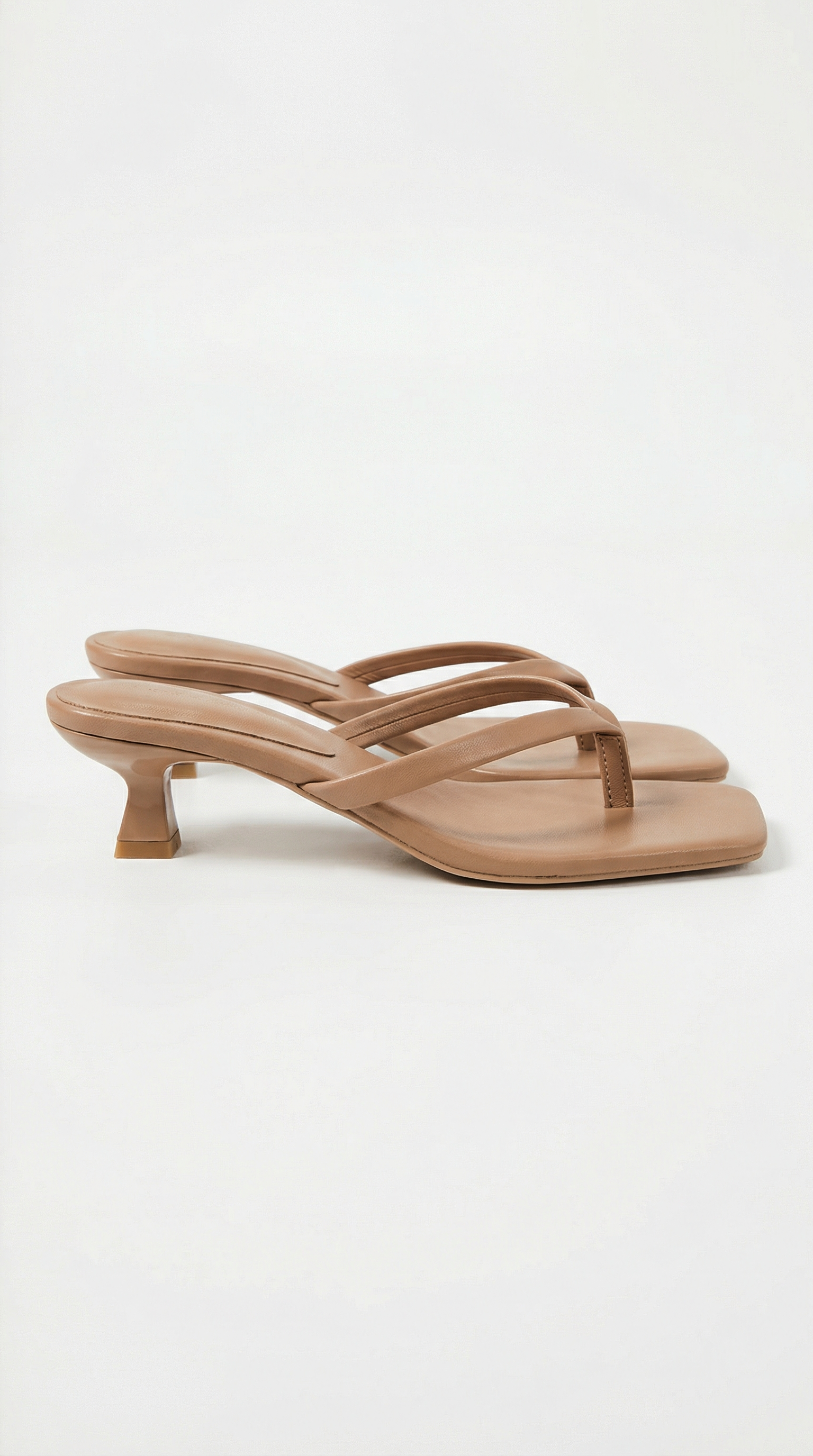 Sandales pour femmes à brides et à petit talon aiguille