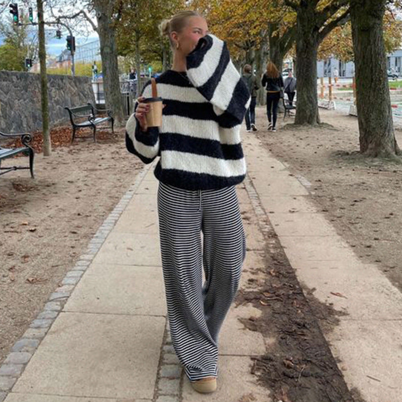 Pantalon femme rayé à jambes larges