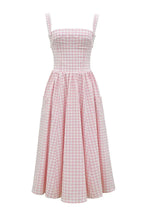 Elegantes Gingham Midikleid mit strukturiertem Oberteil und fließendem Rock