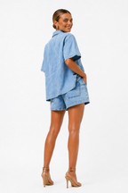 Ensemble décontracté pour femme avec chemise en jean et short