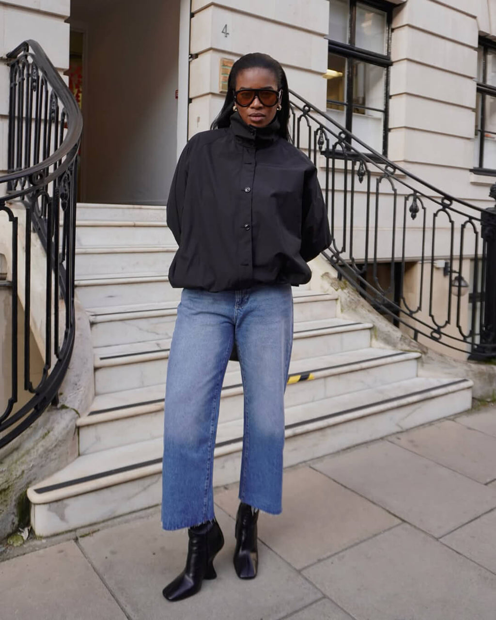 Bomber leggero da donna con collo alto