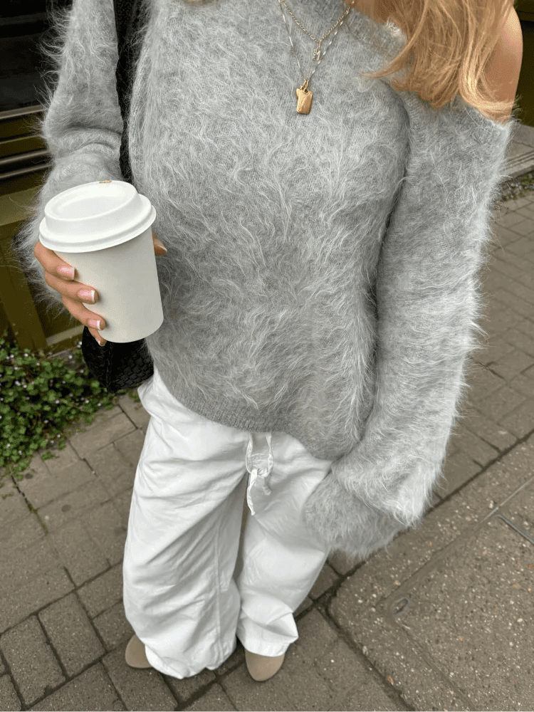 Pull moelleux pour femme à épaules dénudées