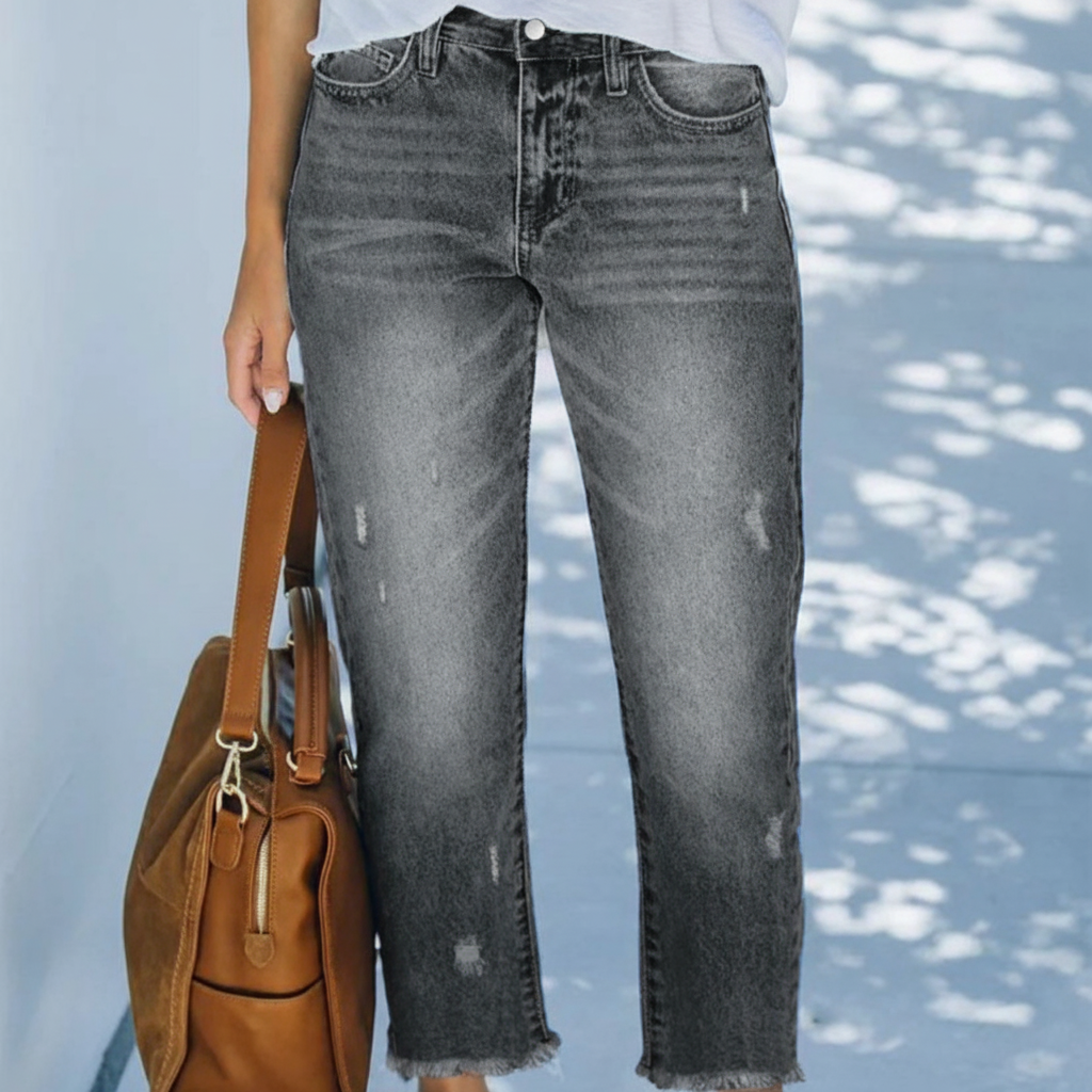 Women's Straight Leg Cropped Jeans