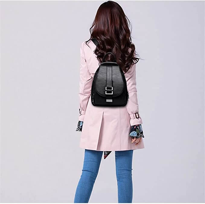 Mochila de mujer con solapa frontal