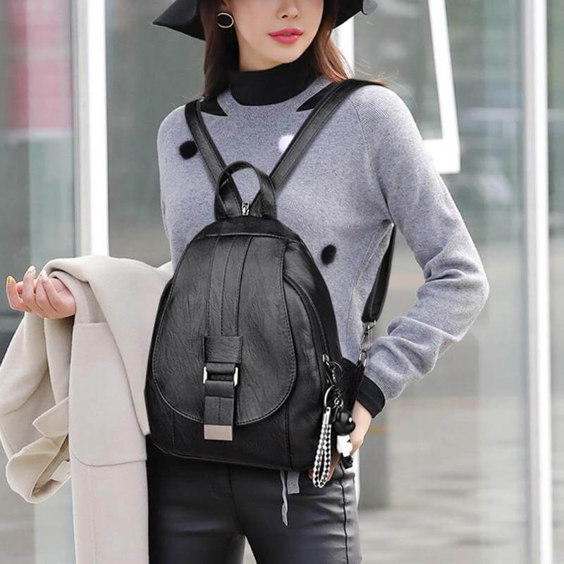 Mochila de mujer con solapa frontal
