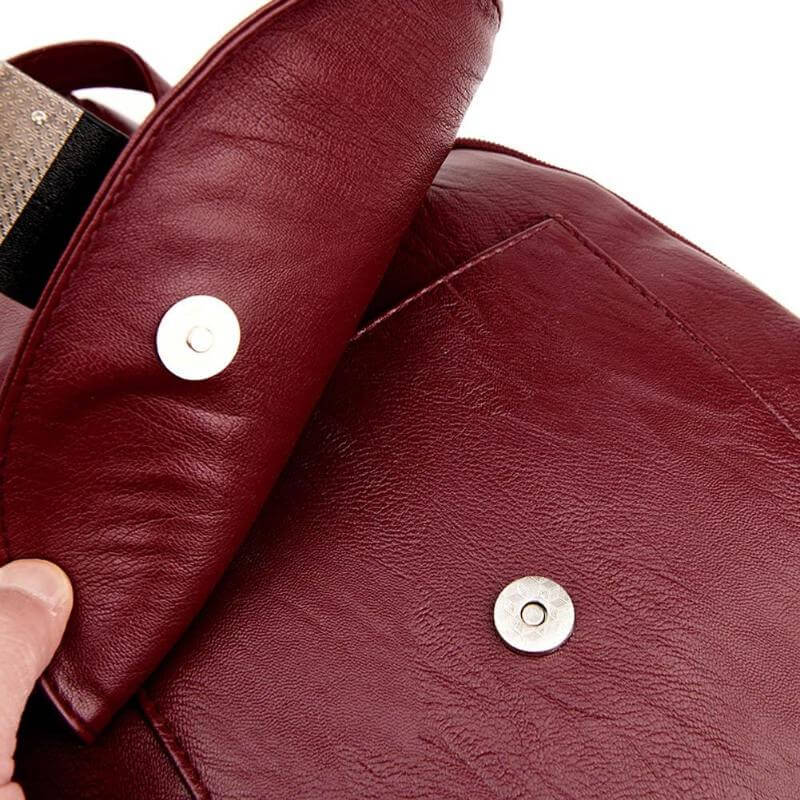 Mochila de mujer con solapa frontal
