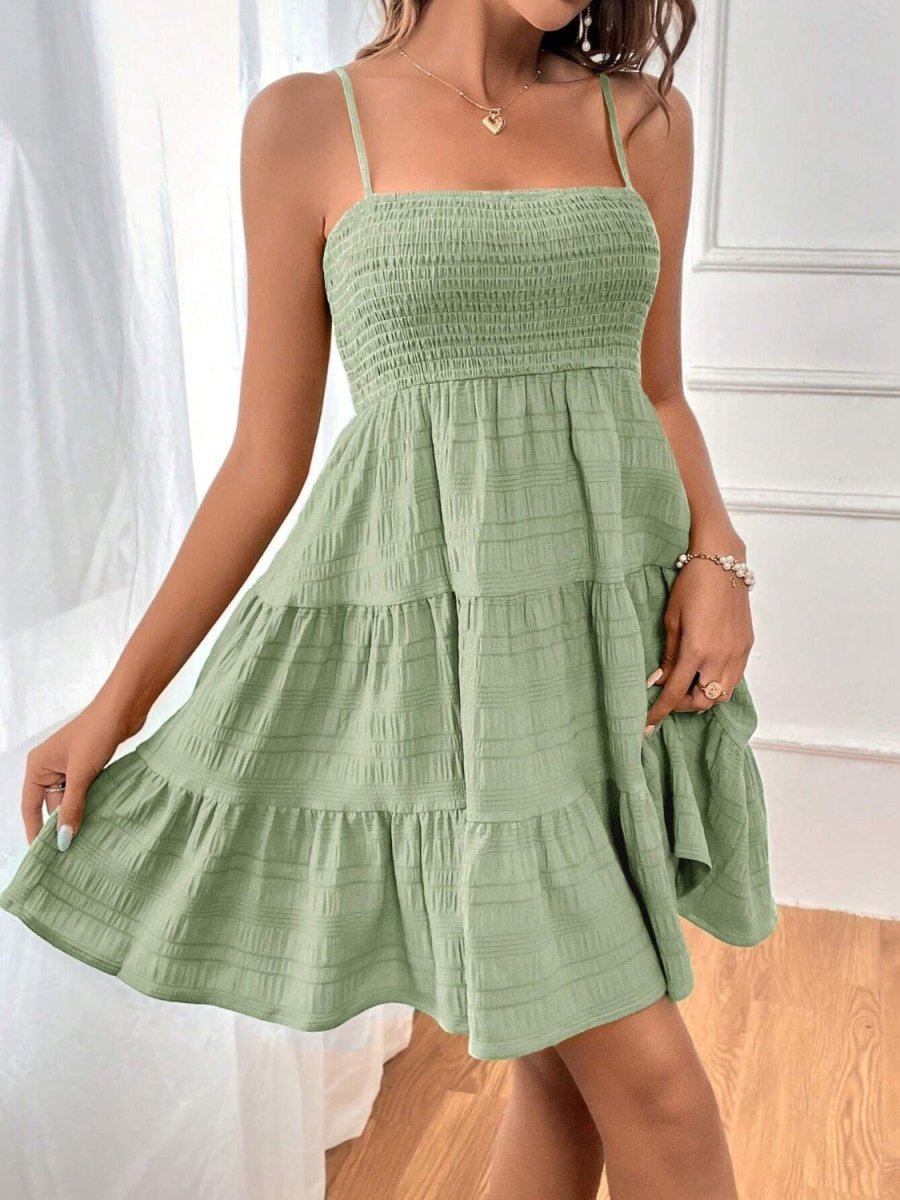 Damen gestuftes, gerafftes Cami-Kleid mit quadratischem Ausschnitt für femininen und mühelosen Sommerstil