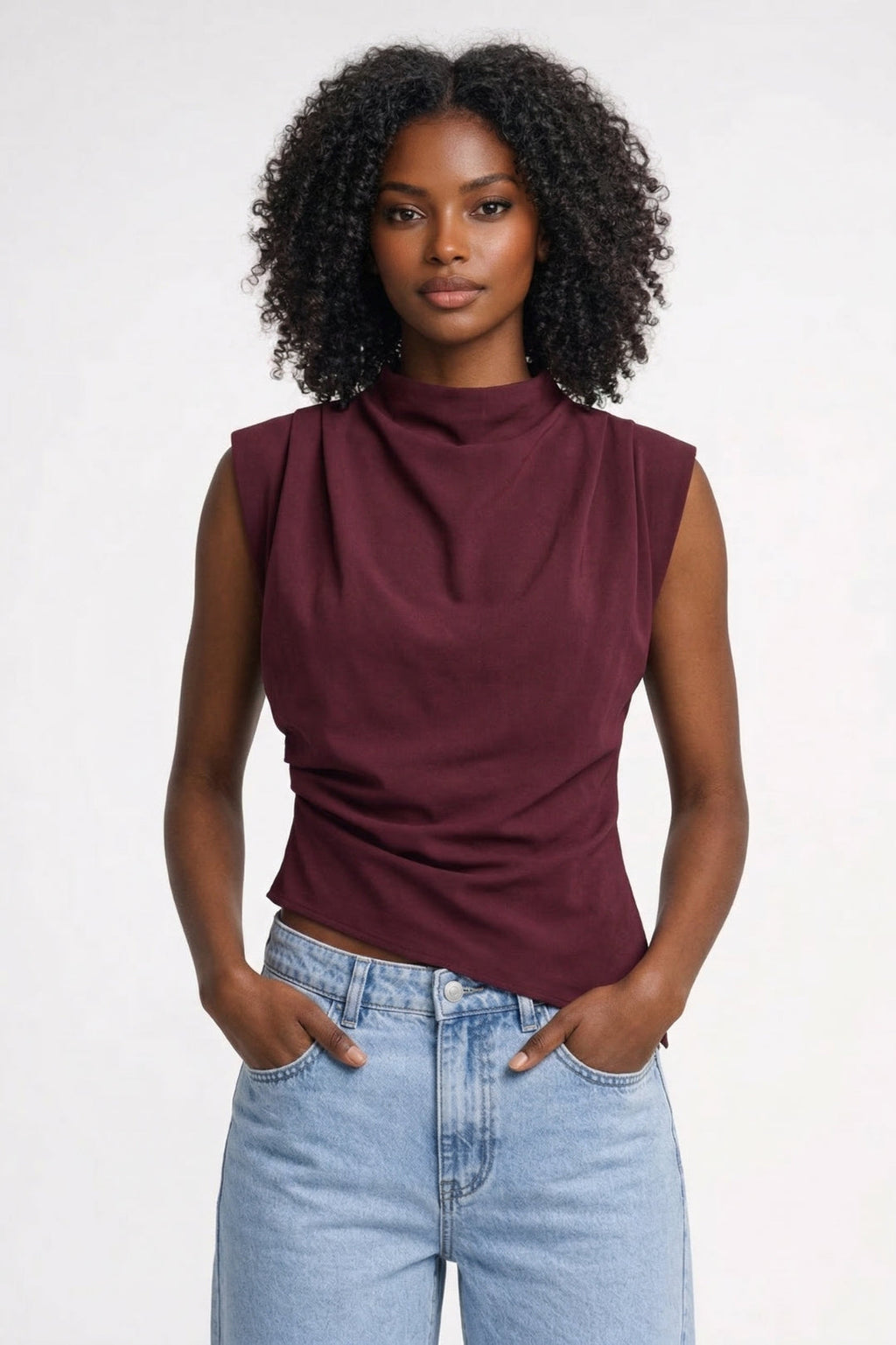 Ärmelloses Damen-Top mit Drapierung und strukturierten Schultern für eleganten Stil