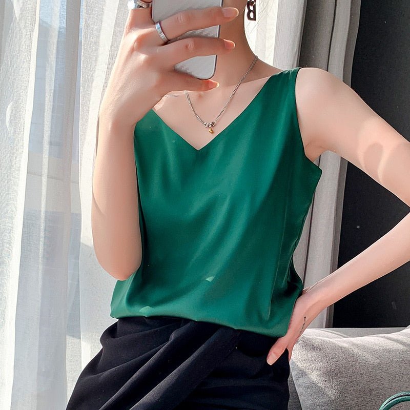 Women's Satin-Style V-Neck Tank Top with Relaxed Fit for Layered Styling