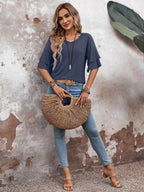 Damen V-Ausschnitt Bluse mit halblangen Ärmeln und Rüschendetail für eleganten und bequemen Alltag