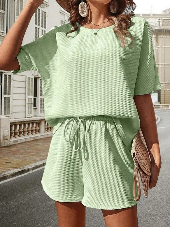 Ensemble pour femmes avec haut texturé et short