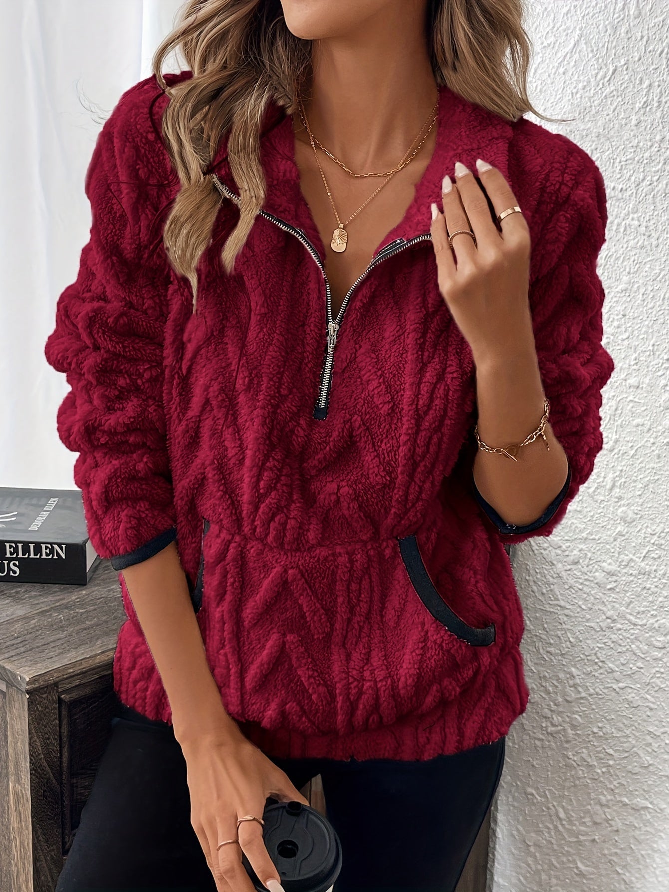Fluffy pullover med kvart lynlås til kvinder