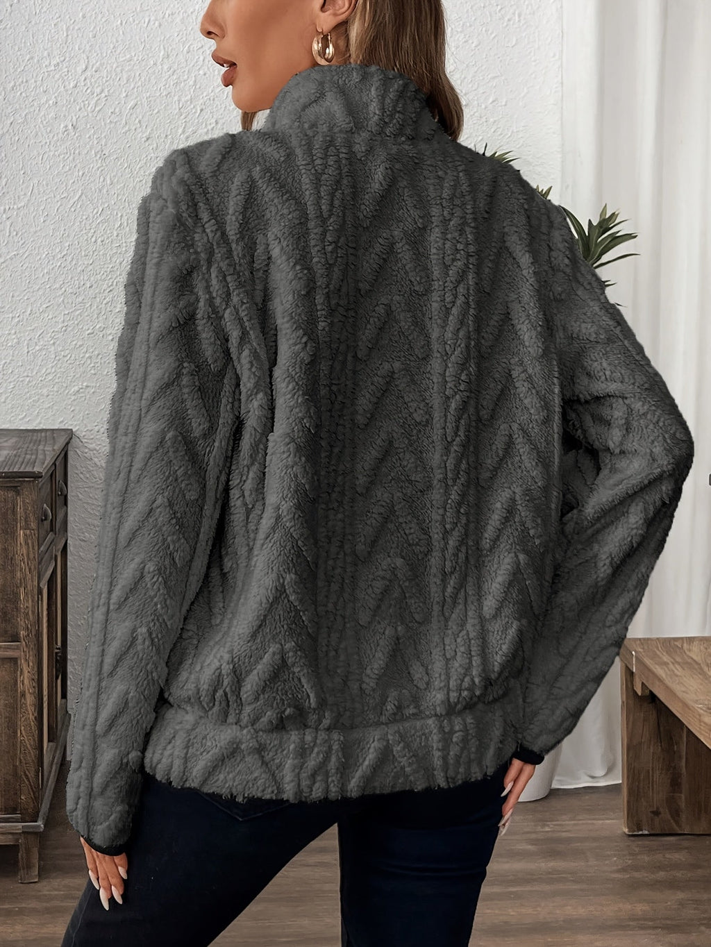 Fluffy pullover med kvart lynlås til kvinder