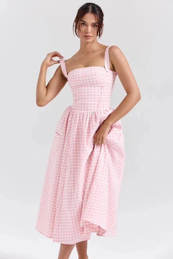 Elegantes Gingham Midikleid mit strukturiertem Oberteil und fließendem Rock