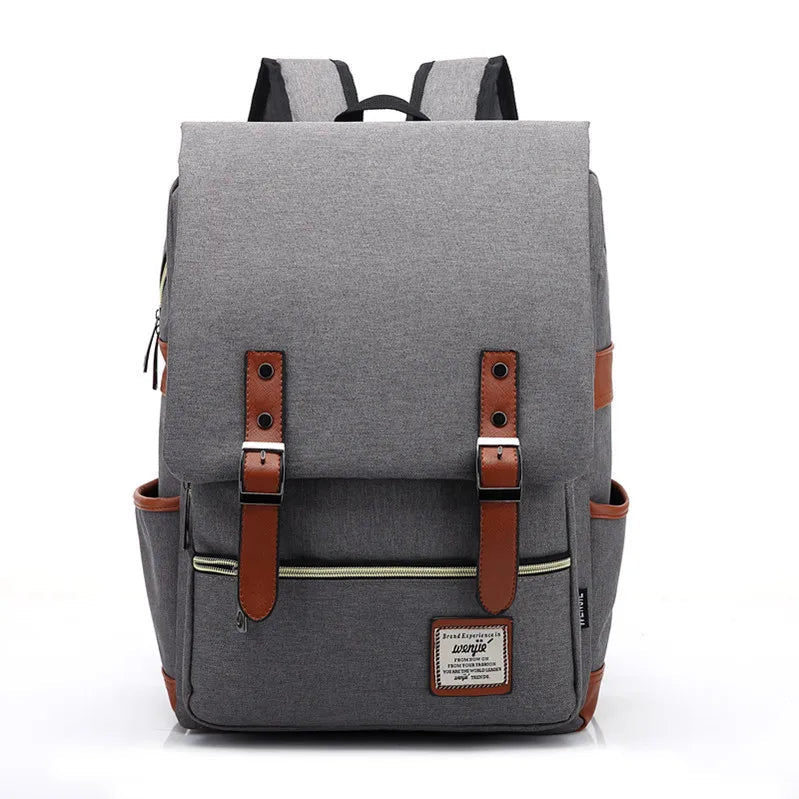 Sac à dos classique avec rabat et détails à boucle
