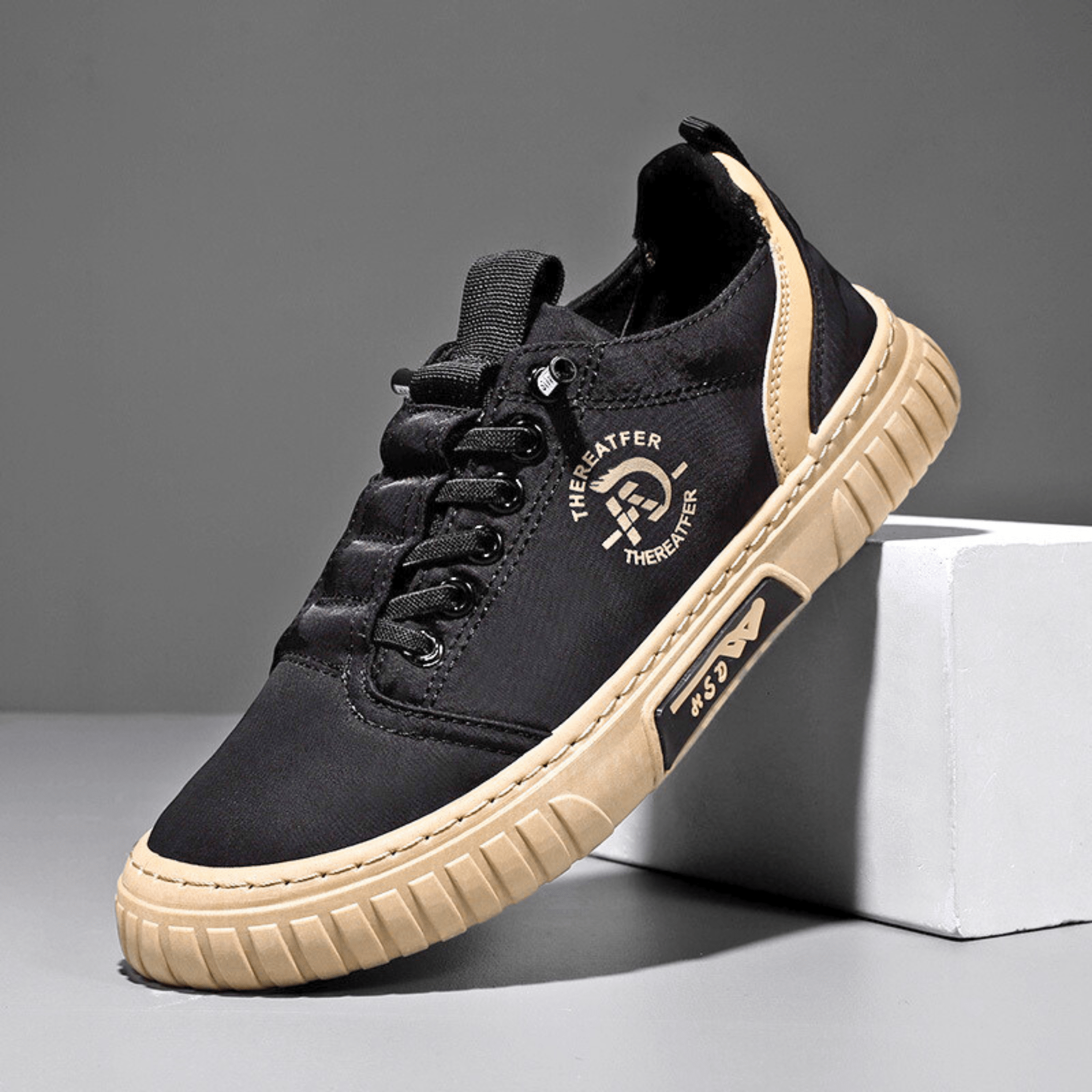 Men’s Flexible Lace-Up Sneakers