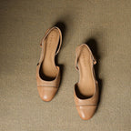 Damernas pumps med mandelformad tå, slingback och blockklack
