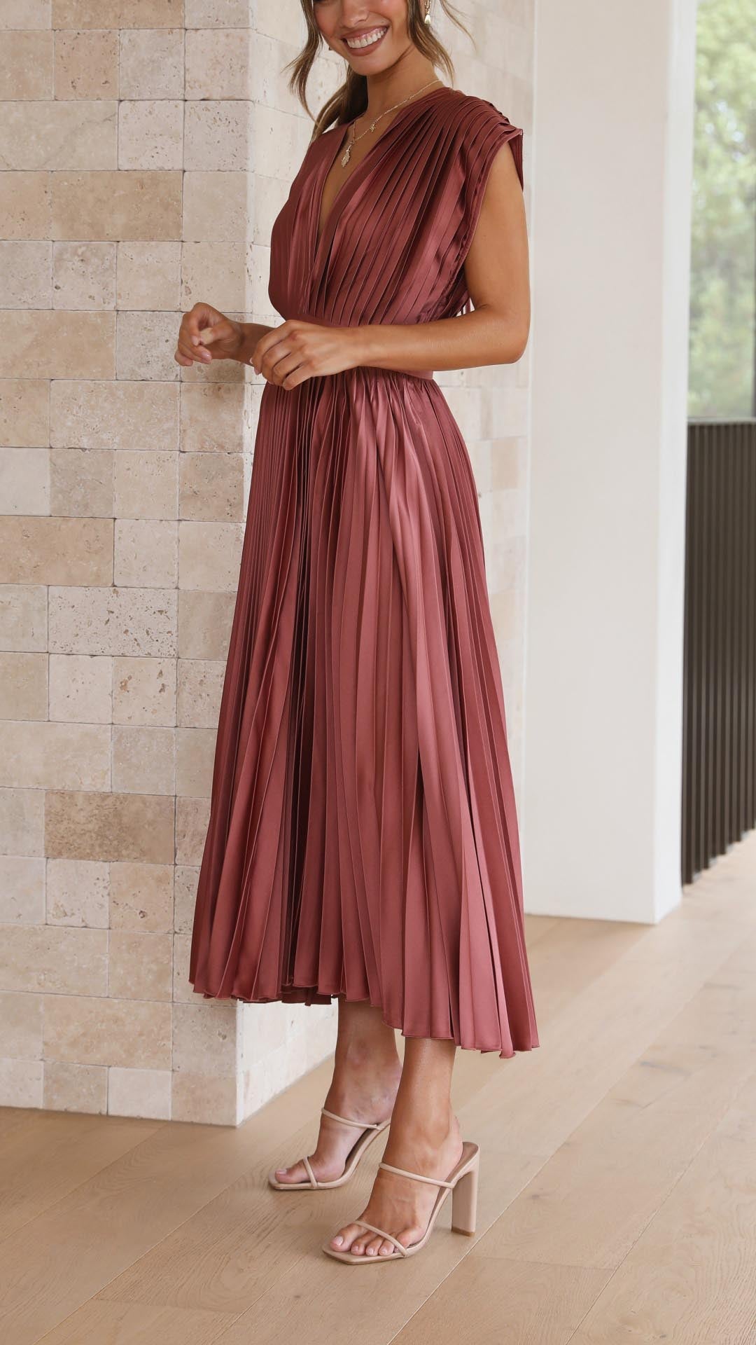 Women's Elegant Pleated V-Neck Cap Sleeve Midi Dress